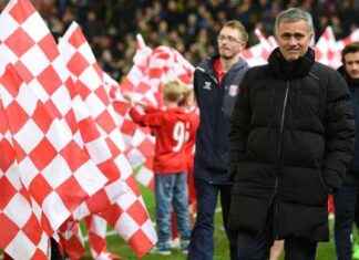 Navigating Stoke City’s Managerial Challenges: Insights from the Jose Mourinho Playbook news-28092024-215635