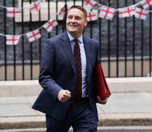 Conservative Shadow Minister Supports Labour’s Controversial NHS Proposals news-29092024-235445