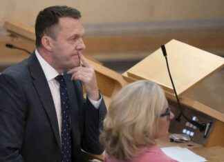 Warning to New Scottish Tory Leader: Expert Advises on Electoral Strategy news-10102024-173648