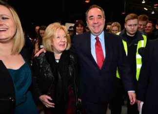 Tribute to Alex Salmond: Loving Husband and Loyal Brother – Family Pays Respects news-14102024-011849