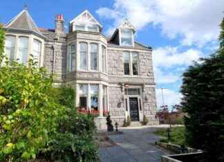 Luxurious Six-Bedroom Home with Two Gardens, Gym, Wine Cellar, and Hot Tub in Aberdeen West End news-19102024-134900