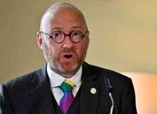 Transitioning to Green Energy: North-East Oil Workers Embrace Sustainable Practices news-28102024-083544