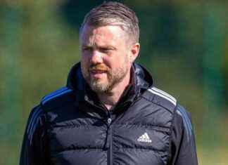 Jimmy Thelin Reveals Sir Alex Ferguson Chat Before Rangers Showdown news-30102024-025321