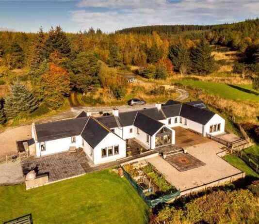 Luxury Huntly Home with Panoramic Views and Workout Studio for Sale news-04112024-163710