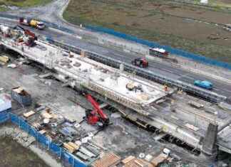 Upcoming Closure for Historical Bridge Renovation: Viaduct Installation Begins news-09112024-151929