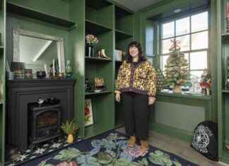 New Age Gift Shop with Crystals, Books, and Magical Items – A Mother’s Dream Come True news-14112024-231507