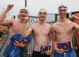 brave-swimmers-take-on-north-sea-for-fraserburgh-boxing-day-swim