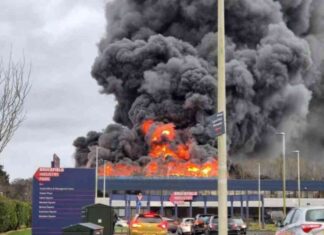 major-fire-at-scottish-ndustrial-estate-emergency-services-respond-to-crisis