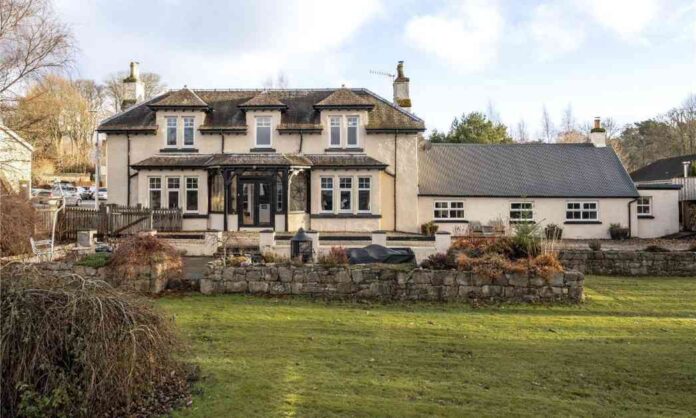 riverside-house-for-sale-in-the-heart-of-cairngorms-charming-property