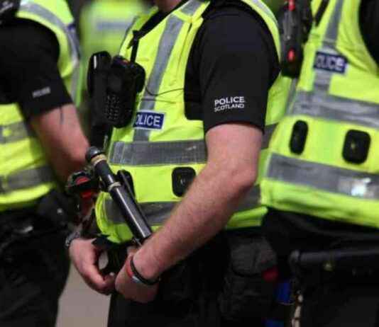 Teenager Charged with Imitation Gun Seizure: School Pupils Stay Inside teenager-charged-with-mitation-gun-seizure-school-pupils-stay-nside