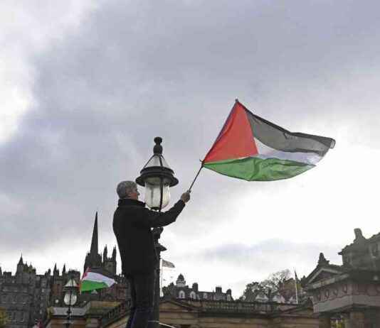 Palestinian Family Granted Right to Settle in UK palestinian-family-granted-right-to-settle-in-uk