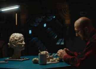 Surviving Alone: Astronaut’s Response to Earth’s Destruction surviving-alone-astronauts-response-to-earths-destruction