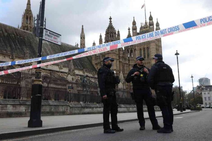 westminster-streets-locked-down-due-to-suspicious-package