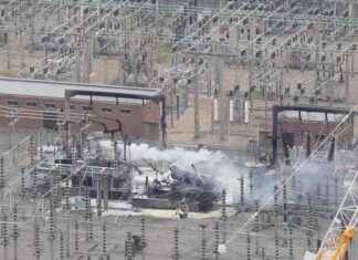 Heathrow Airport Resumes Flights After Fire-Related Power Outage heathrow-airport-resumes-flights-after-fire-related-power-outage