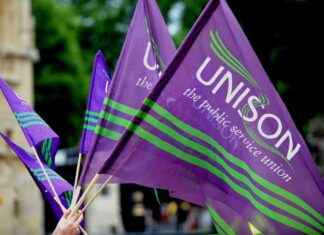 Local Government Workers Contemplating Large-Scale Strike Action local-government-workers-contemplating-large-scale-strike-action