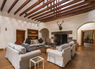 luxury-huntly-barn-wins-scottish-wedding-award