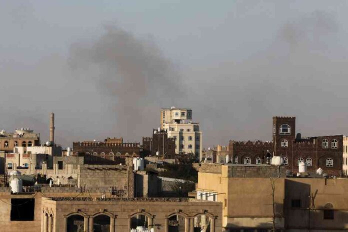 us-launches-strikes-in-yemen-to-counter-houthi-ship-attacks